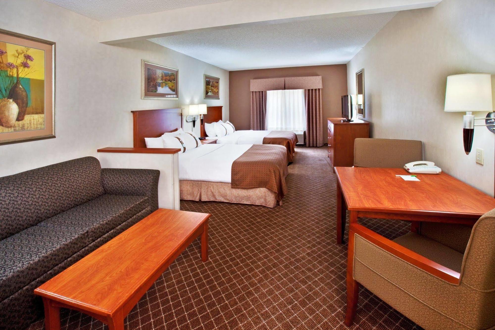 Radisson Hotel Ames Conference Center At Isu Екстериор снимка